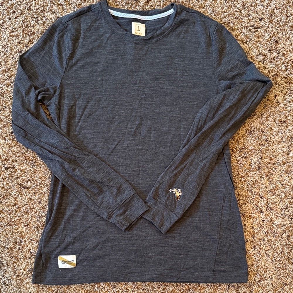 EUC Like-New Tracksmith Harrier Long Sleeve, Large